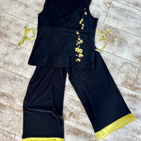 SALE!  Stunning be 6 designs Loungewear Set - Picture 5 of 16